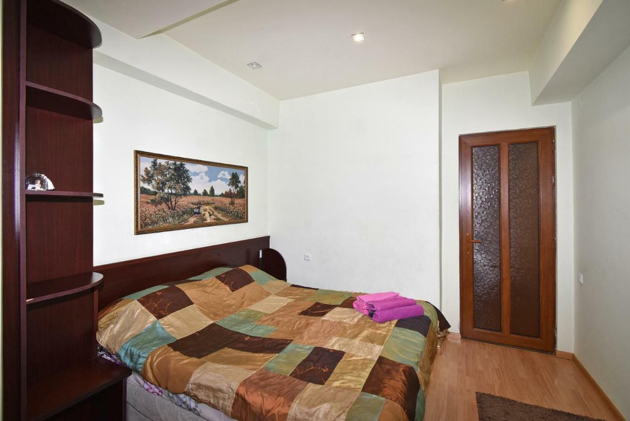 Apartments In Center Of Yerevan,Koghbatsi 1A Street Extérieur photo