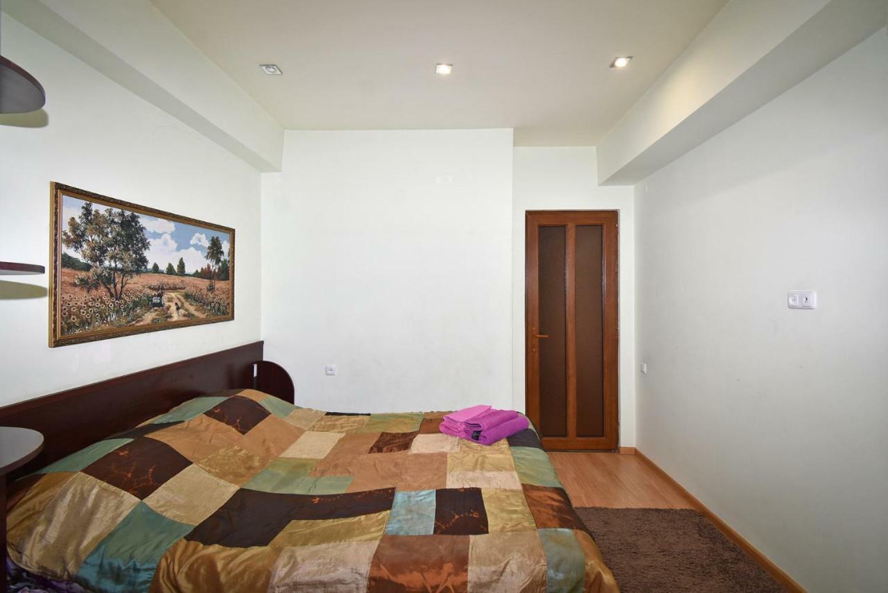 Apartments In Center Of Yerevan,Koghbatsi 1A Street Extérieur photo