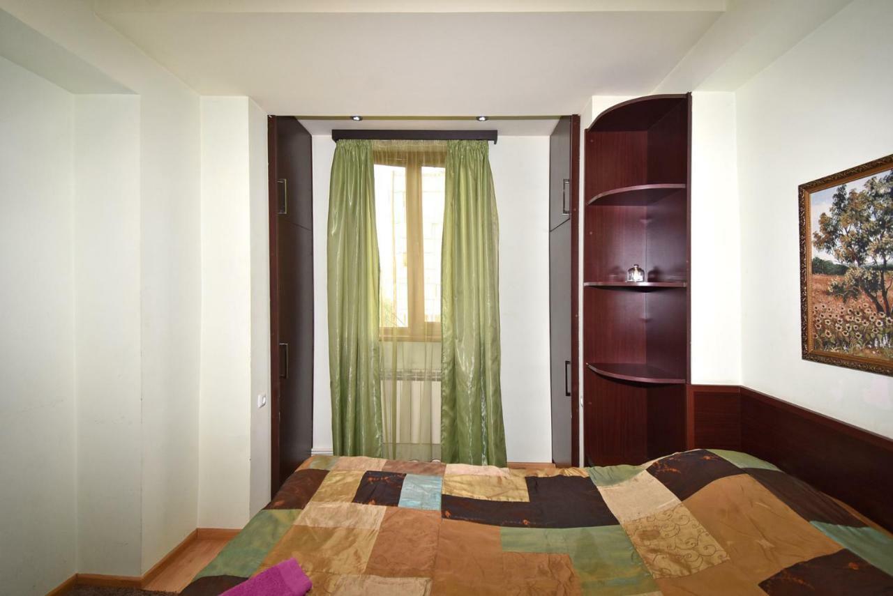 Apartments In Center Of Yerevan,Koghbatsi 1A Street Extérieur photo